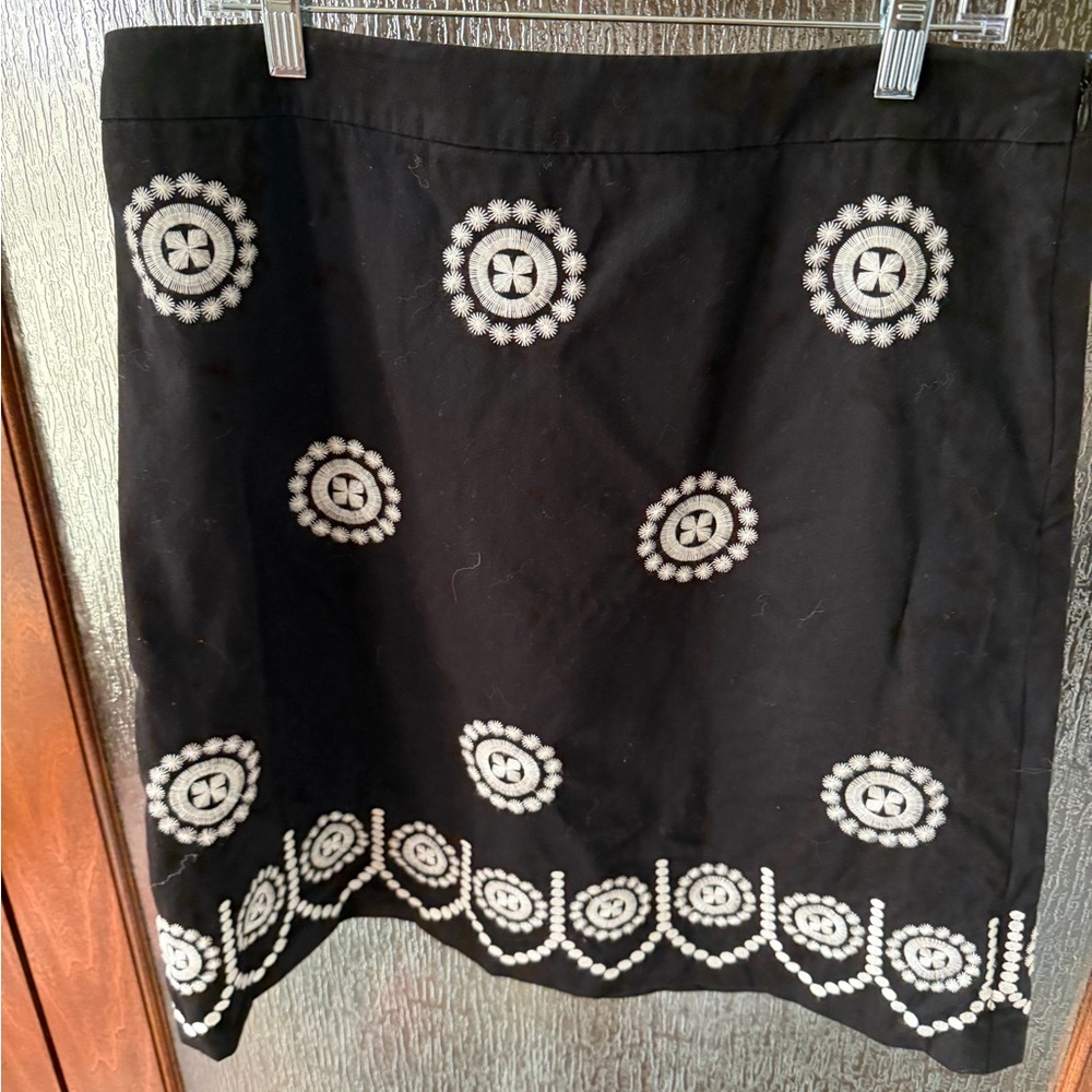 Effortless Elegance: The Boden Embroidered Mini US 12